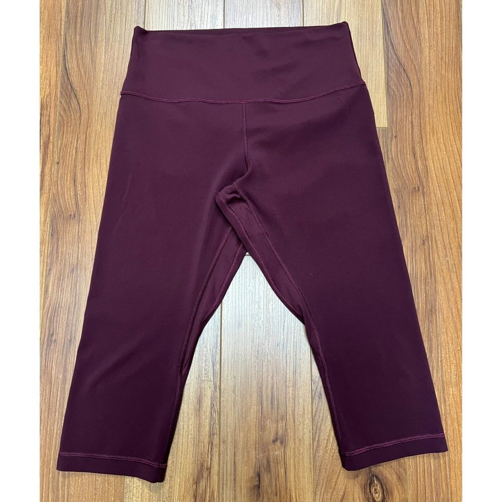 Lululemon Athletica Women’s Burgundy Cropped legging Size 10